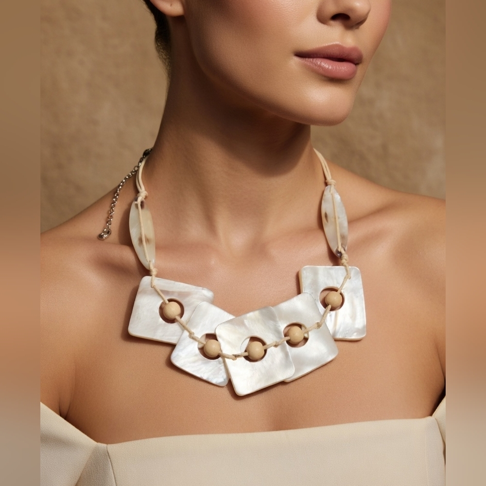 Source Unknown Cream Mother-of-Pearl Geometric Link Necklace